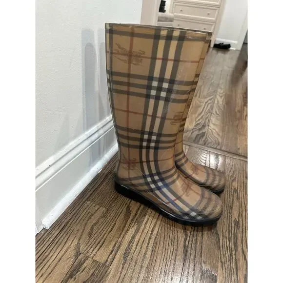 Burberry Tall Rainboots size 36 - Picture 3 of 4